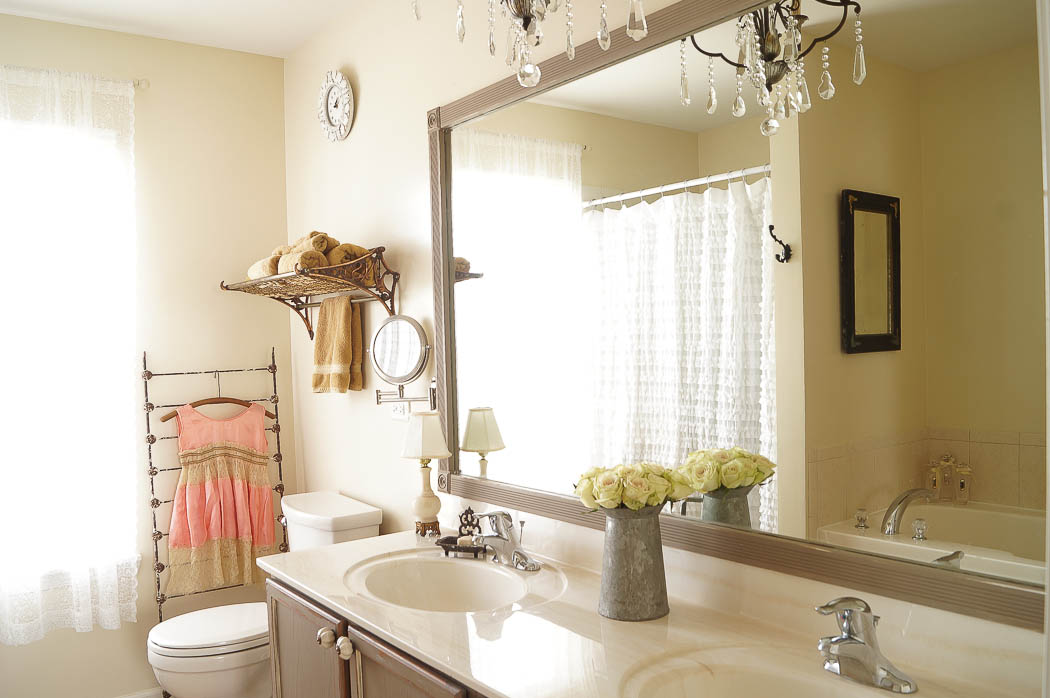 EASY AND AFFORDABLE BATHROOM MIRROR UPGRADE